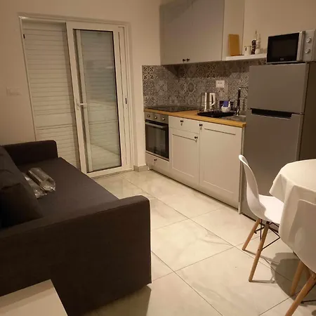 T'n't Apartment